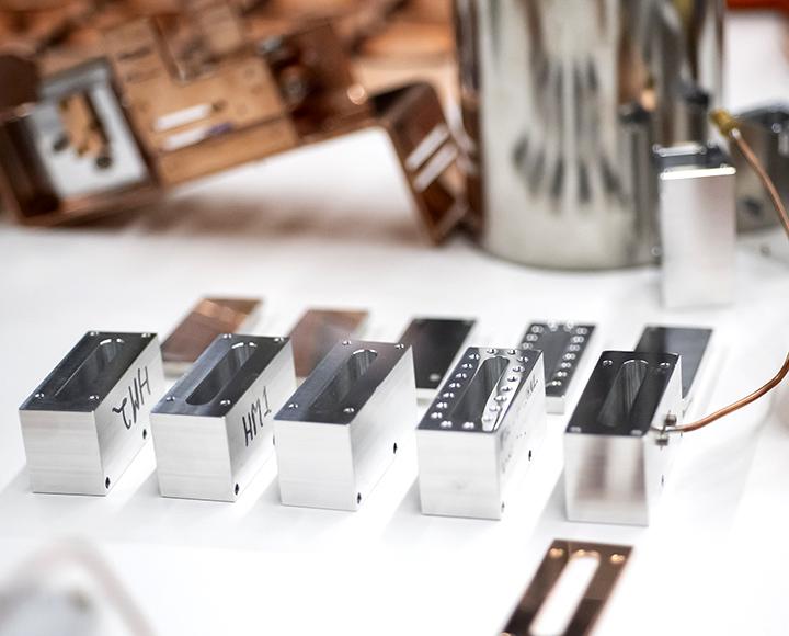 Quantum computer aluminum components