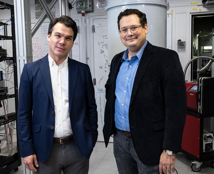 Hunt and Hatridge in the Pittsburgh Quantum Institute lab