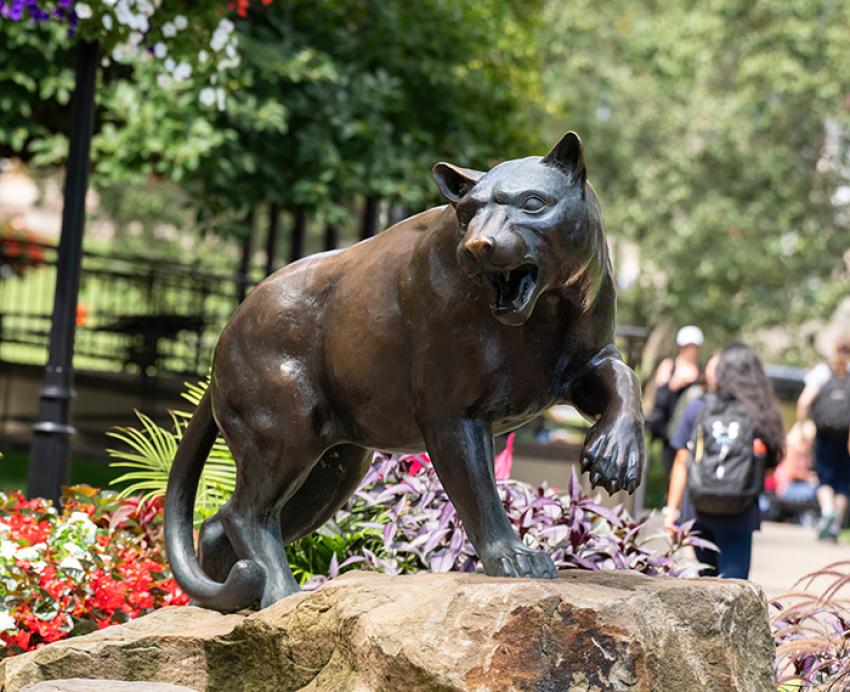 A panther statue