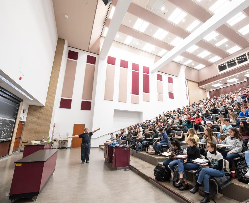 Chemistry class with senior lecturer George Bandik, held at Chevron Hall.